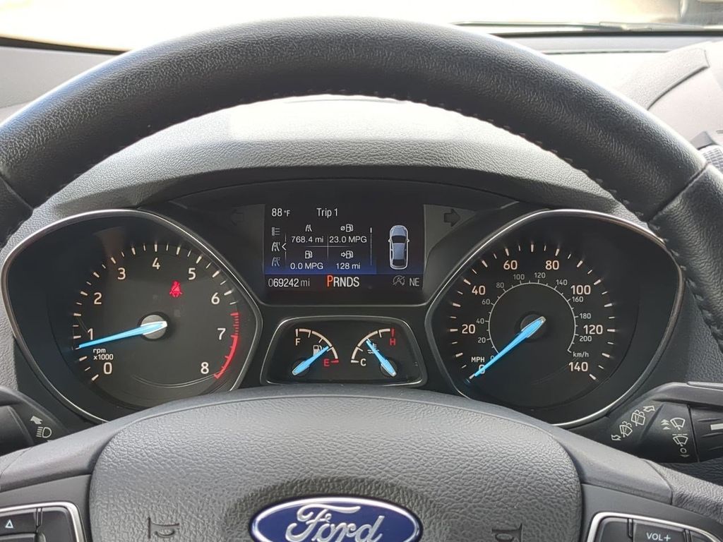 Thumbnail: 2018 Ford Escape - 16