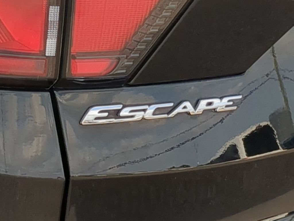 Thumbnail: 2018 Ford Escape - 22