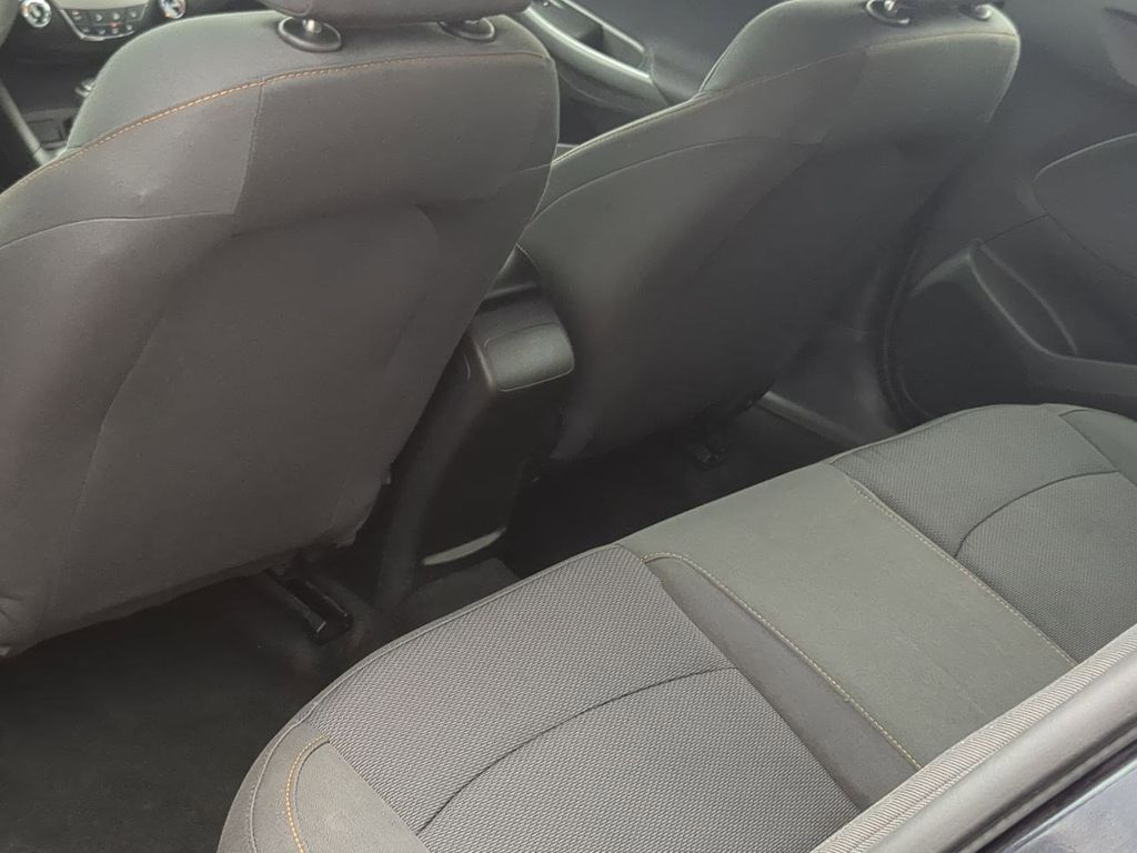 Thumbnail: 2016 Chevrolet Cruze - 11