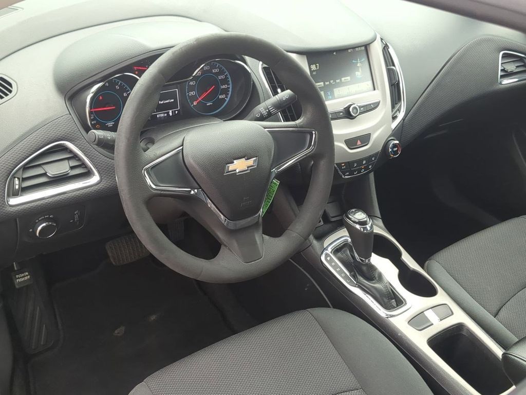 Thumbnail: 2016 Chevrolet Cruze - 2