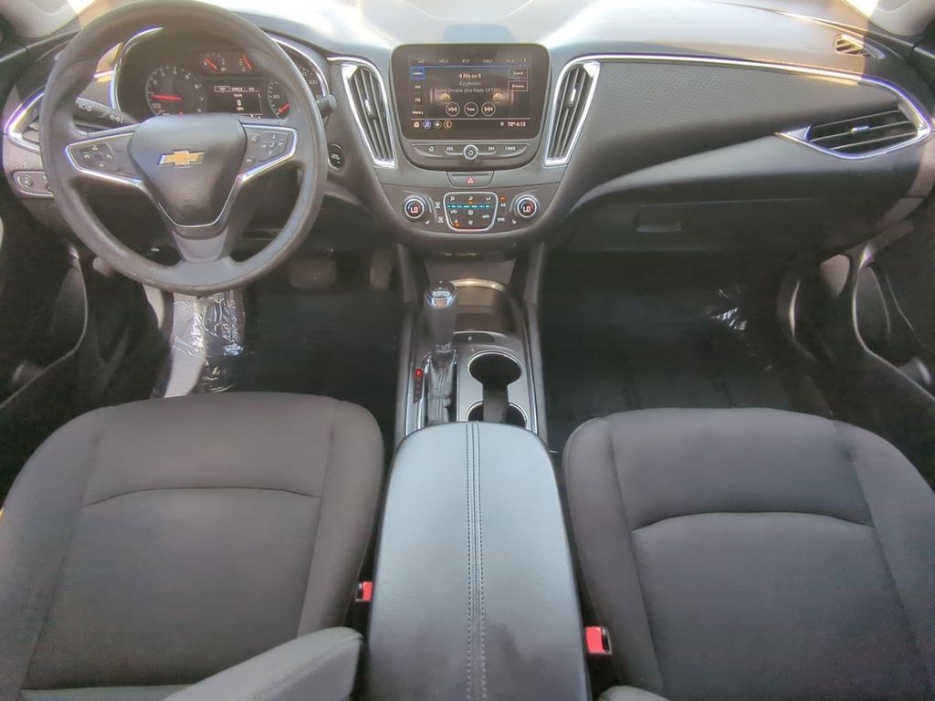 Thumbnail: 2019 Chevrolet Malibu - 9
