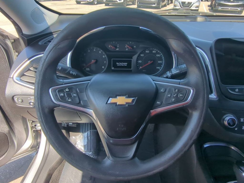 Thumbnail: 2019 Chevrolet Malibu - 13