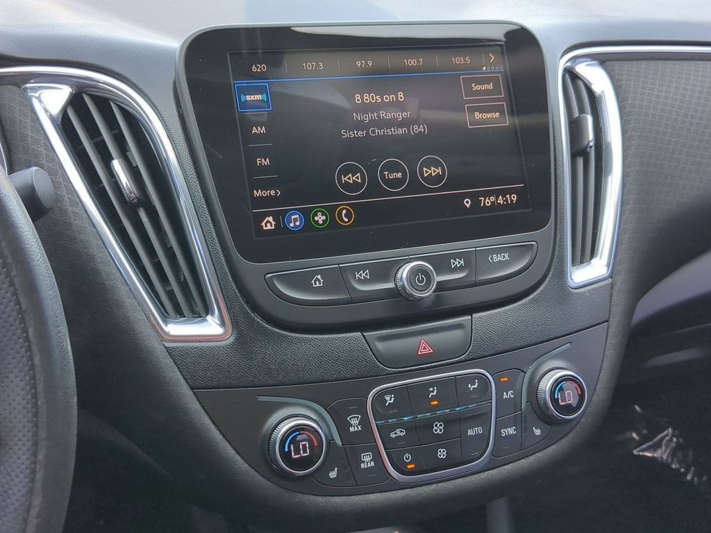 Thumbnail: 2019 Chevrolet Malibu - 14
