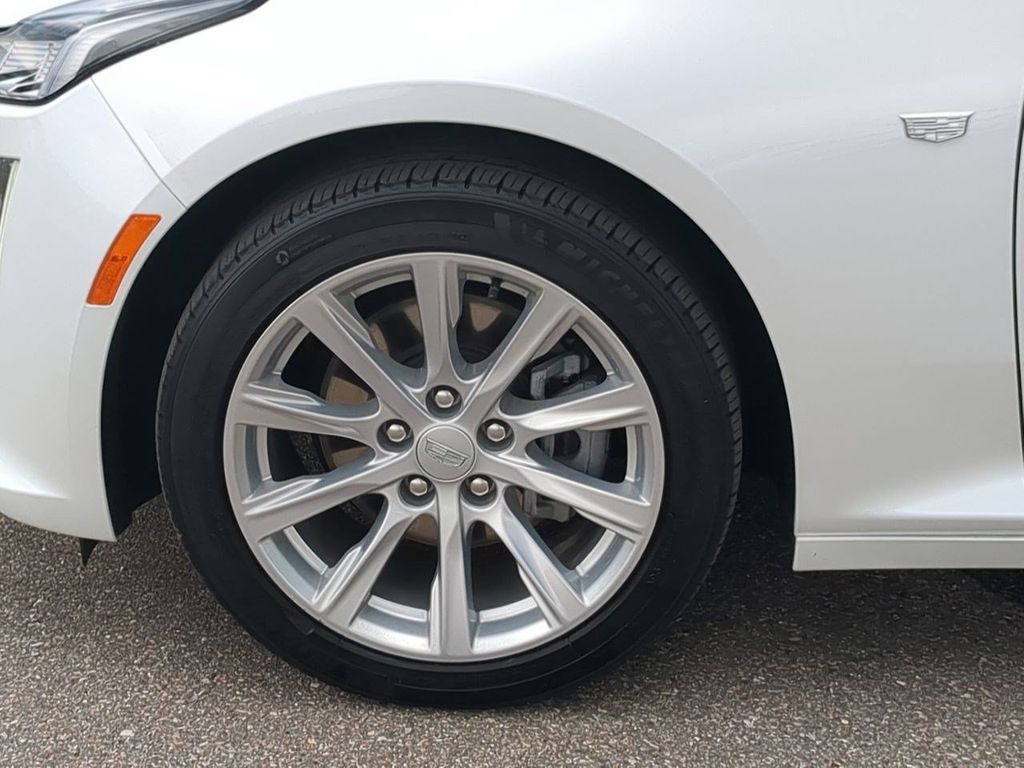 Thumbnail: 2024 Cadillac CT5 - 8
