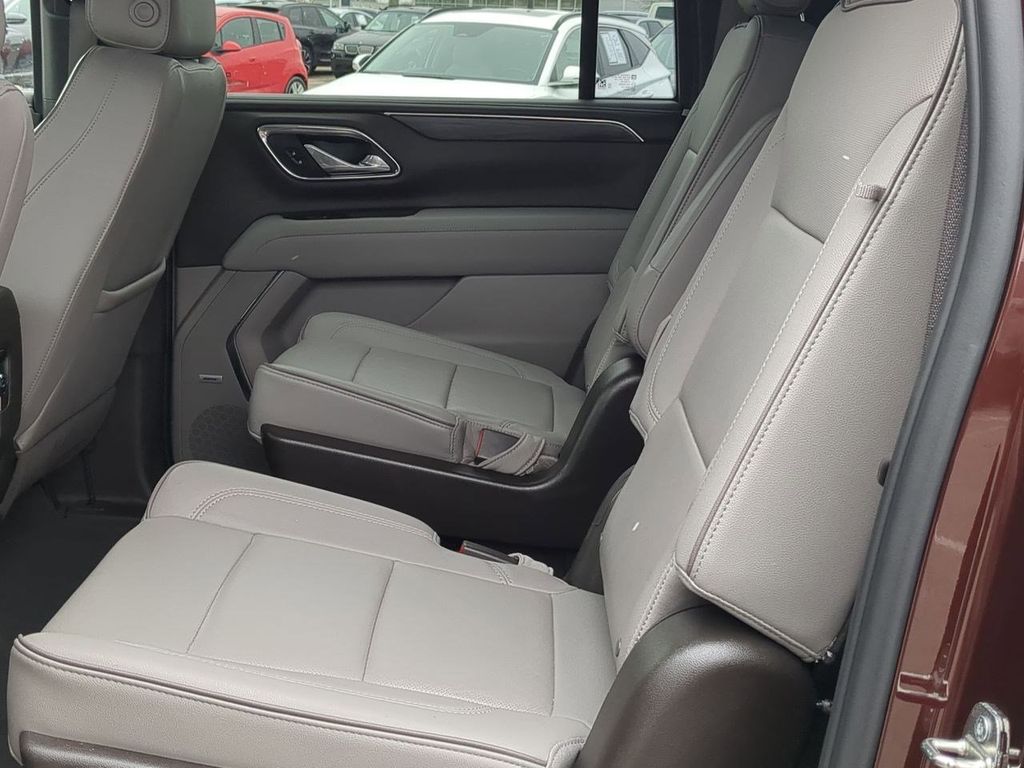 Thumbnail: 2023 GMC Yukon XL - 12