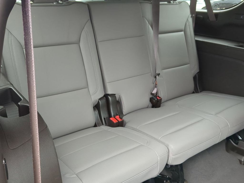 Thumbnail: 2023 GMC Yukon XL - 29