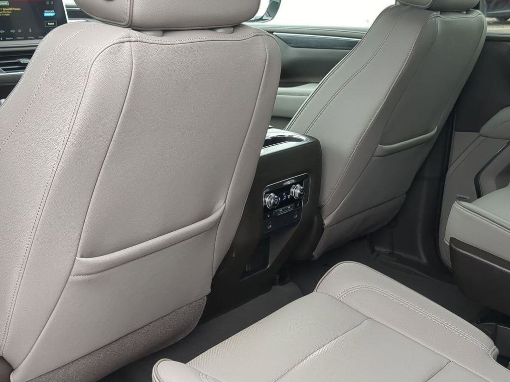 Thumbnail: 2023 GMC Yukon XL - 26