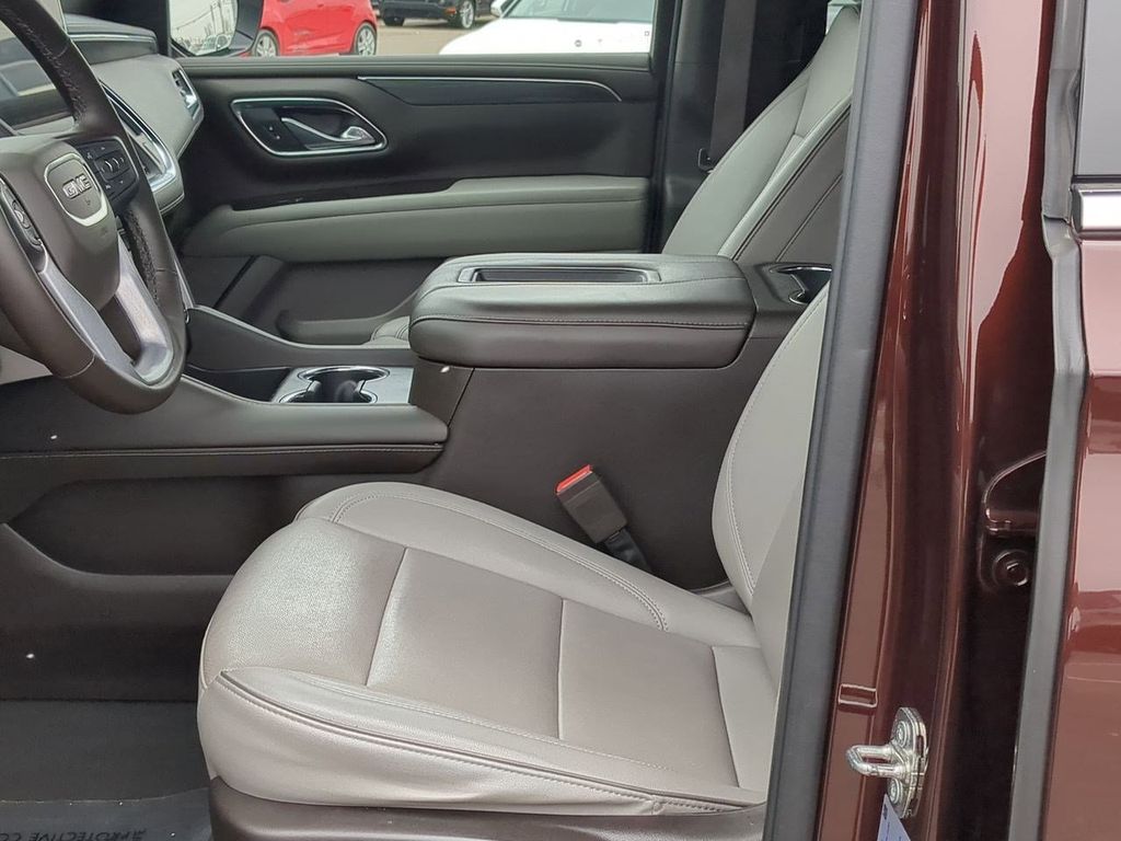 Thumbnail: 2023 GMC Yukon XL - 10