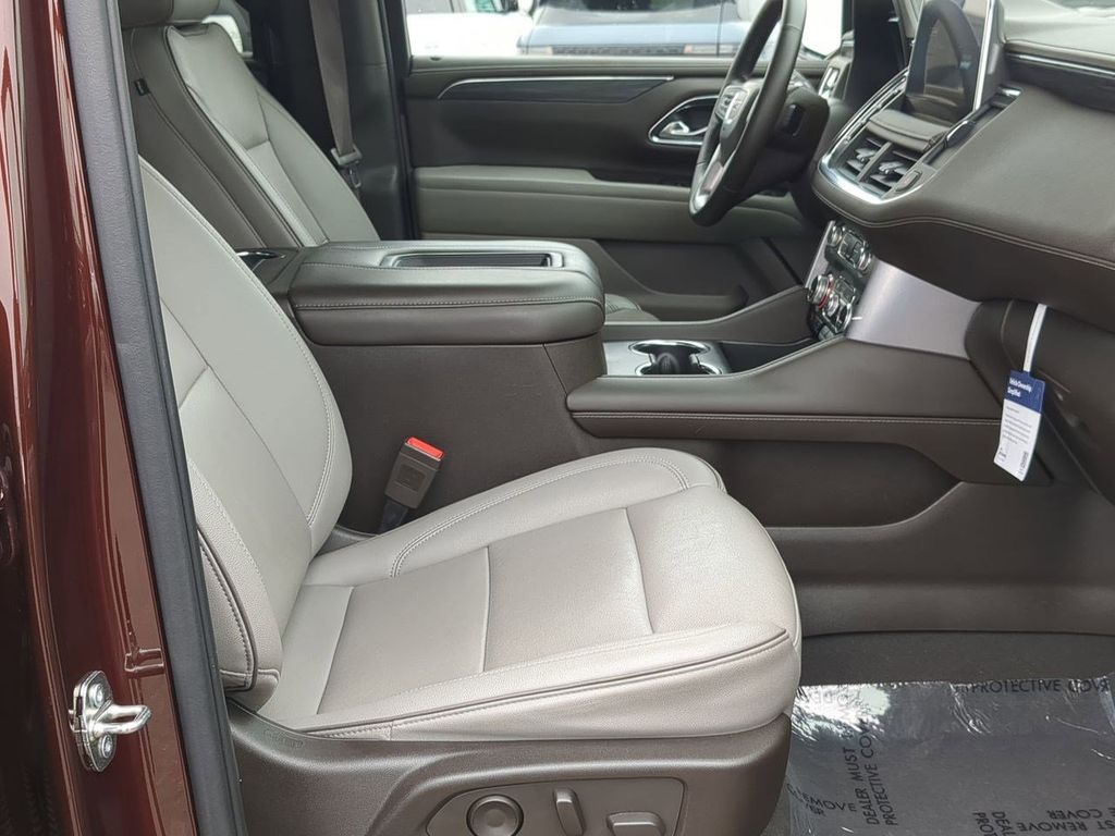 Thumbnail: 2023 GMC Yukon XL - 11