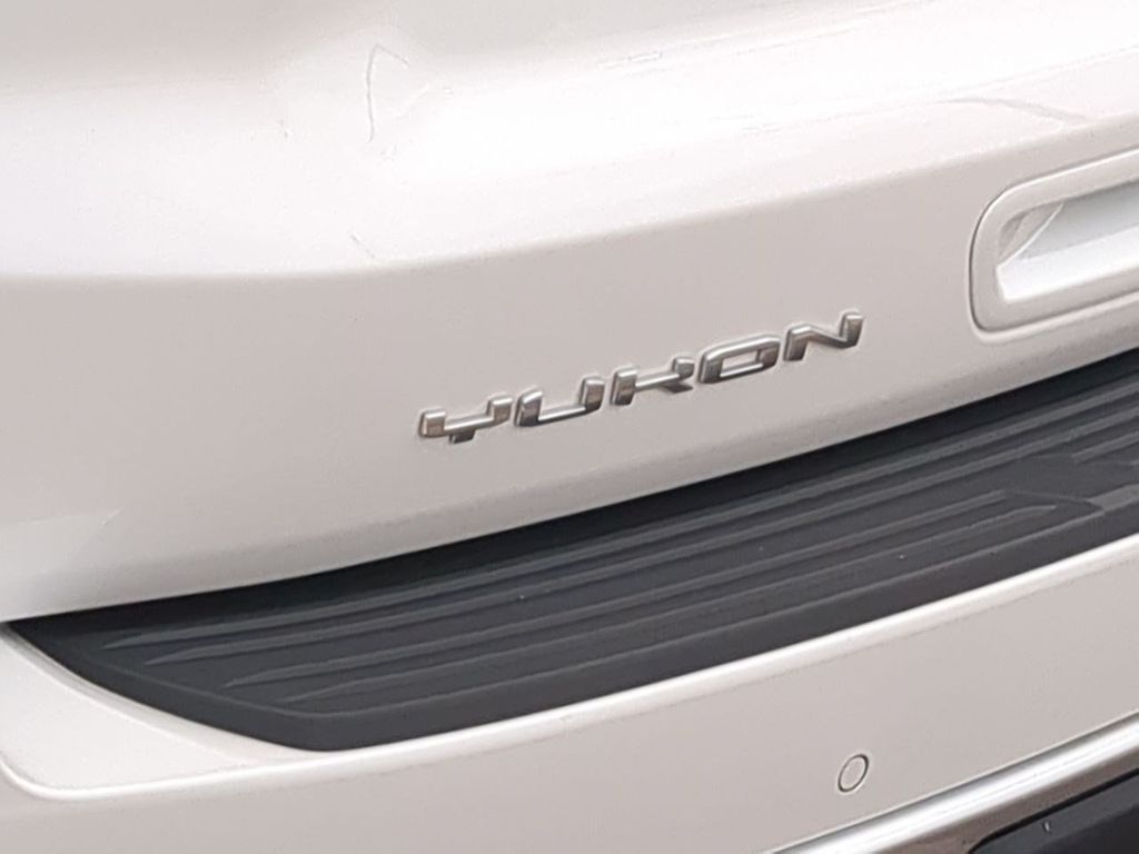 Thumbnail: 2022 GMC Yukon XL - 23