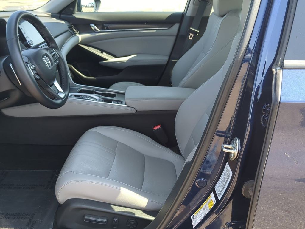 Thumbnail: 2018 Honda Accord - 9