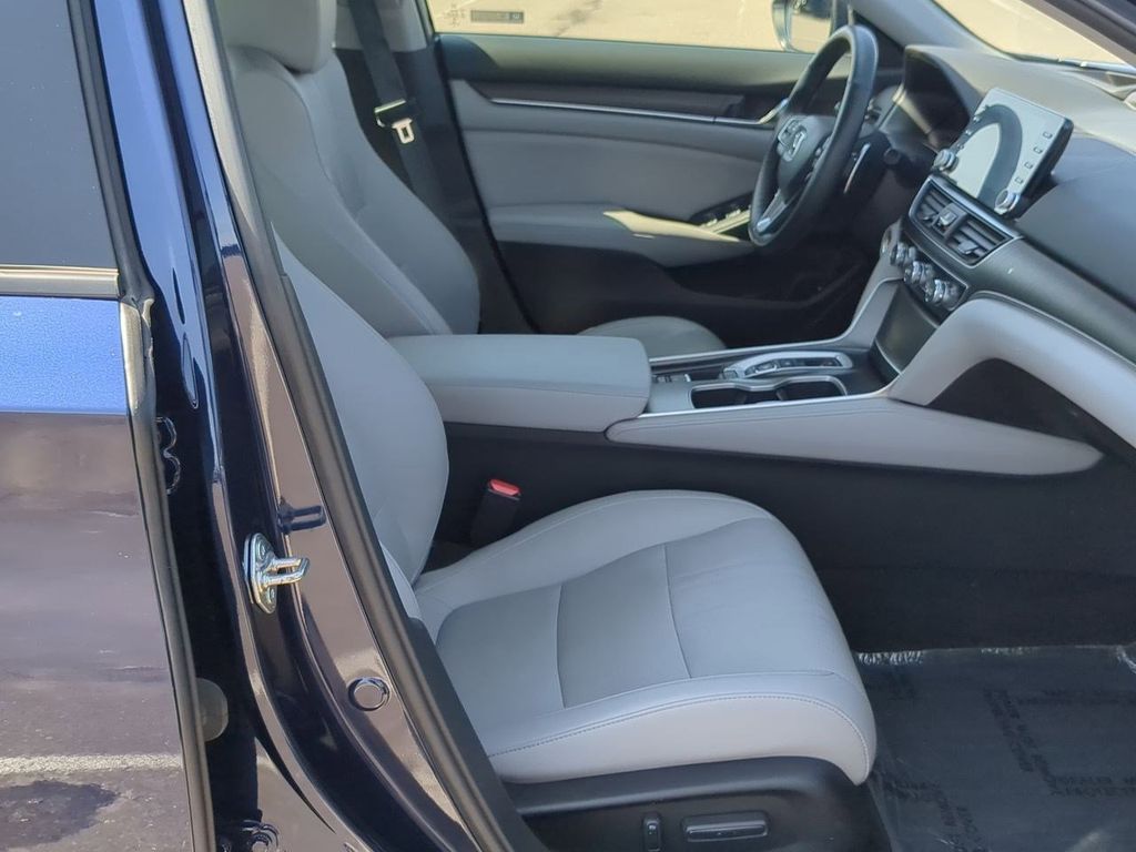 Thumbnail: 2018 Honda Accord - 10