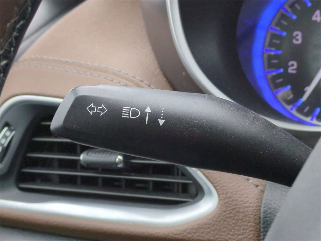 Thumbnail: 2017 Chrysler Pacifica - 31