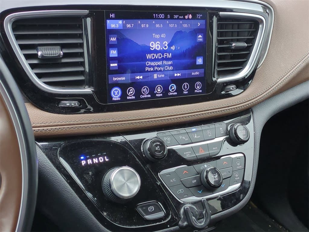 Thumbnail: 2017 Chrysler Pacifica - 14