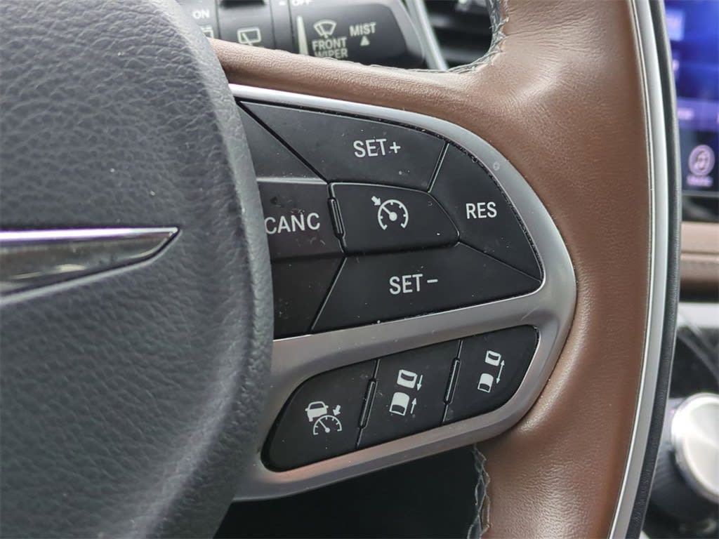 Thumbnail: 2017 Chrysler Pacifica - 30