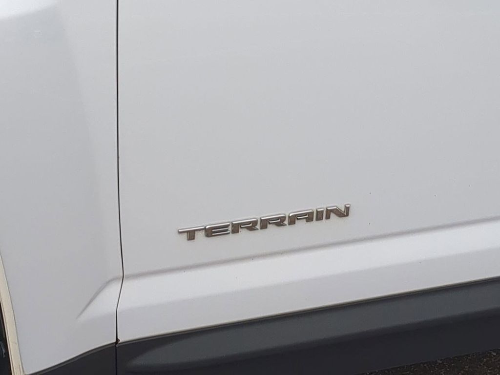 Thumbnail: 2017 GMC Terrain - 7