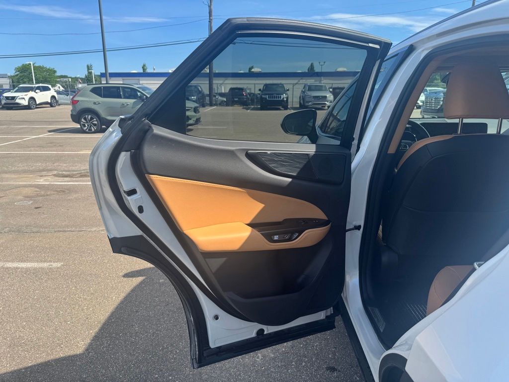 Thumbnail: 2024 Lexus ES - 20