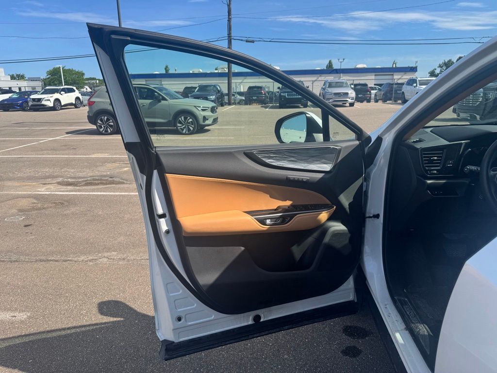 Thumbnail: 2024 Lexus ES - 21