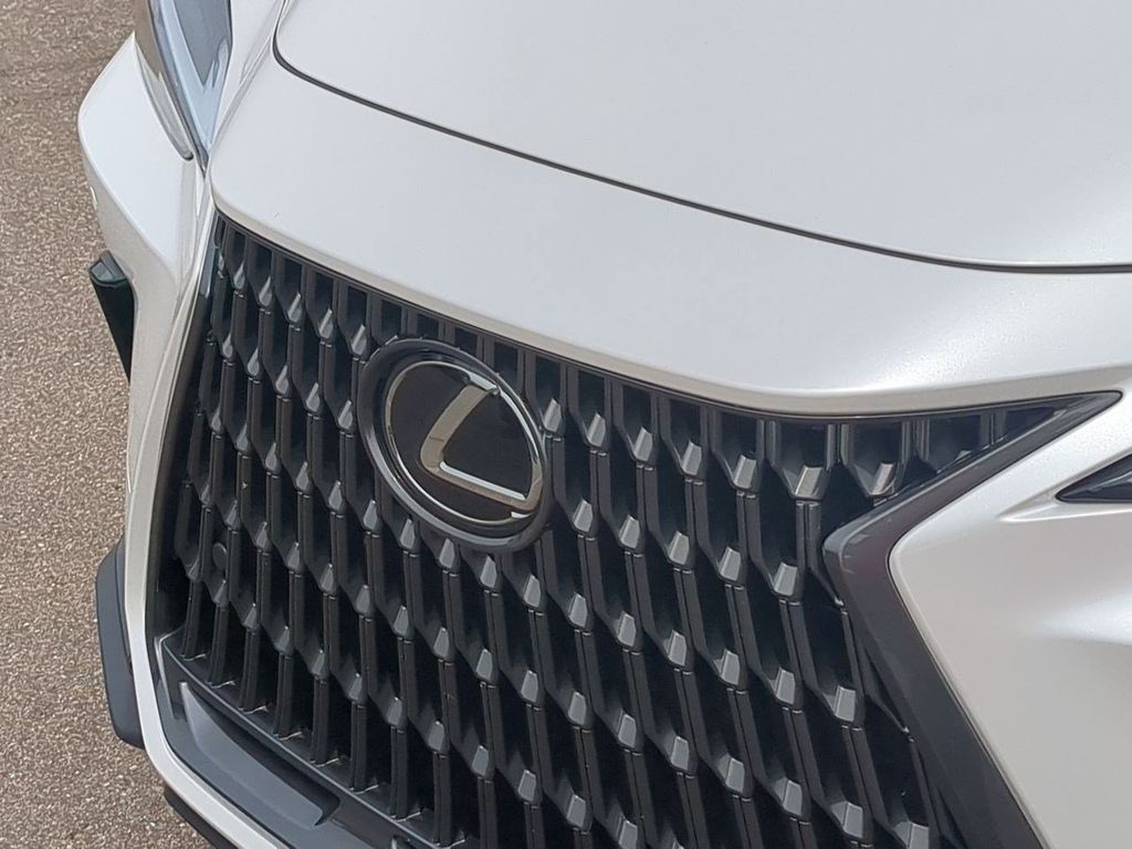 Thumbnail: 2024 Lexus ES - 7