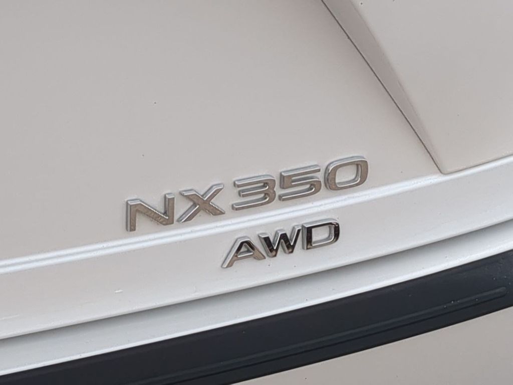Thumbnail: 2024 Lexus ES - 22