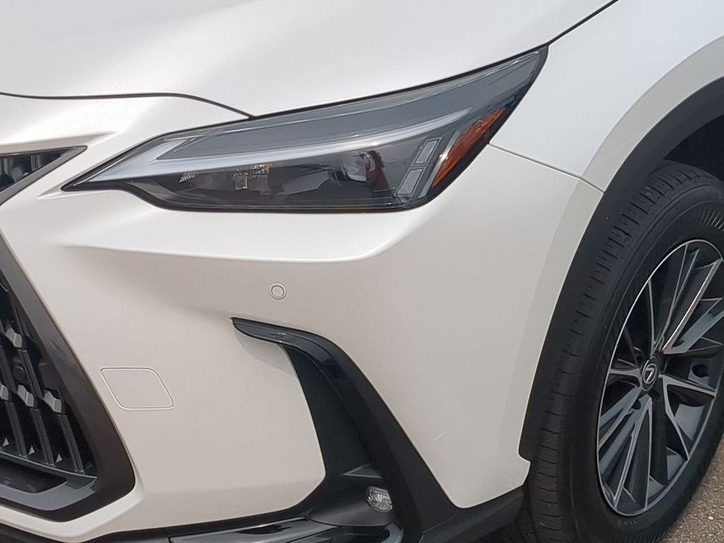 Thumbnail: 2024 Lexus ES - 21