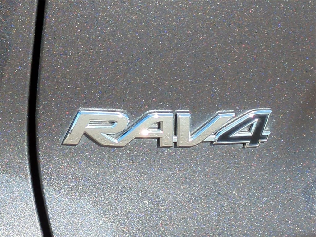 Thumbnail: 2022 Toyota RAV4 - 23