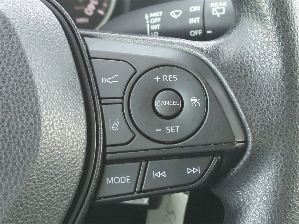 Thumbnail: 2022 Toyota RAV4 - 28