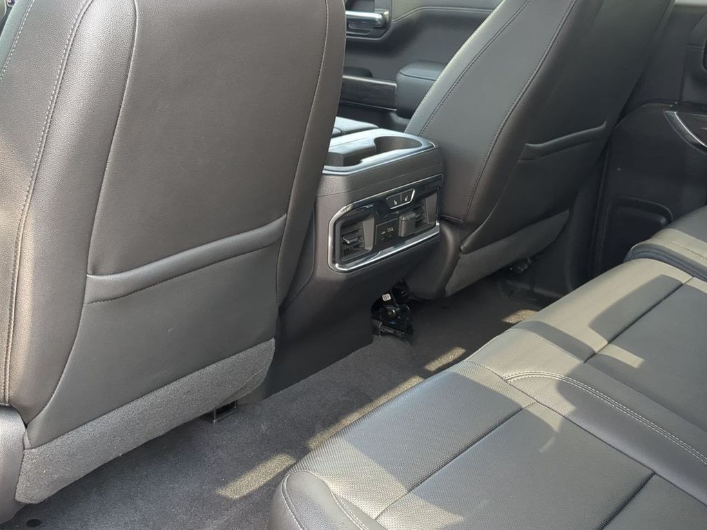 Thumbnail: 2019 Chevrolet Silverado 1500 - 23