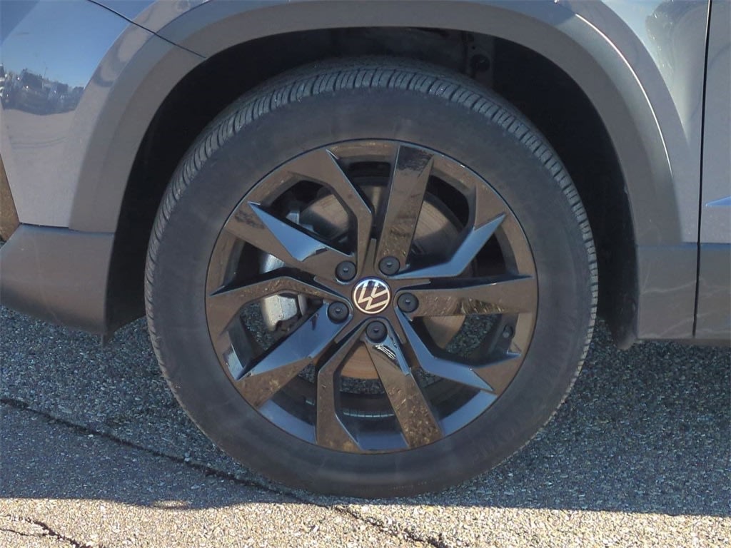 Thumbnail: 2023 Volkswagen Taos - 6