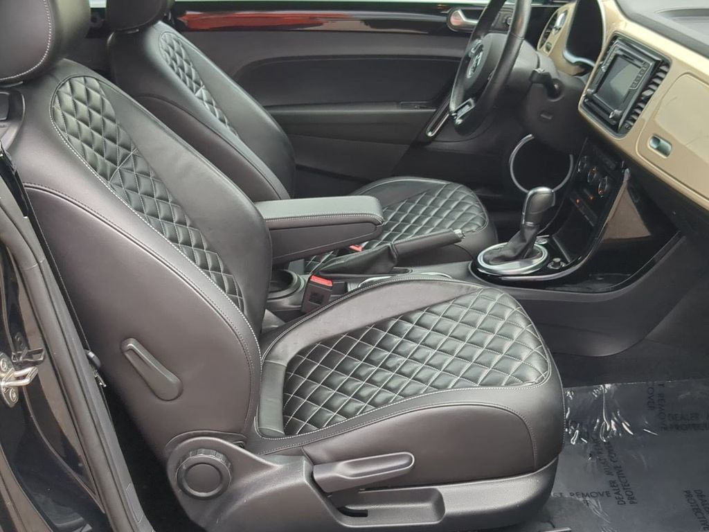Thumbnail: 2019 Volkswagen Beetle - 10