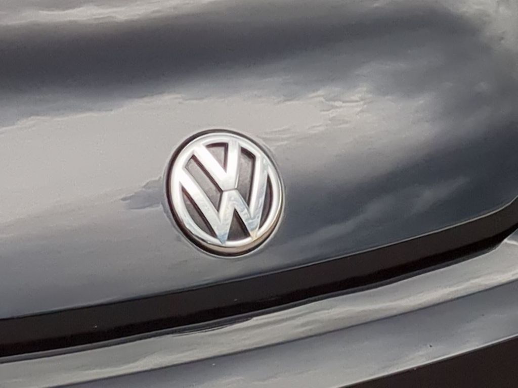 Thumbnail: 2019 Volkswagen Beetle - 6