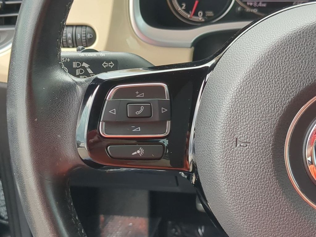 Thumbnail: 2019 Volkswagen Beetle - 24