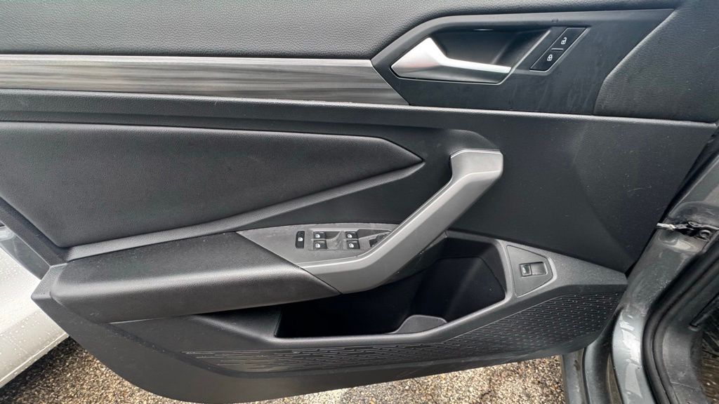 Thumbnail: 2019 Volkswagen Jetta - 22