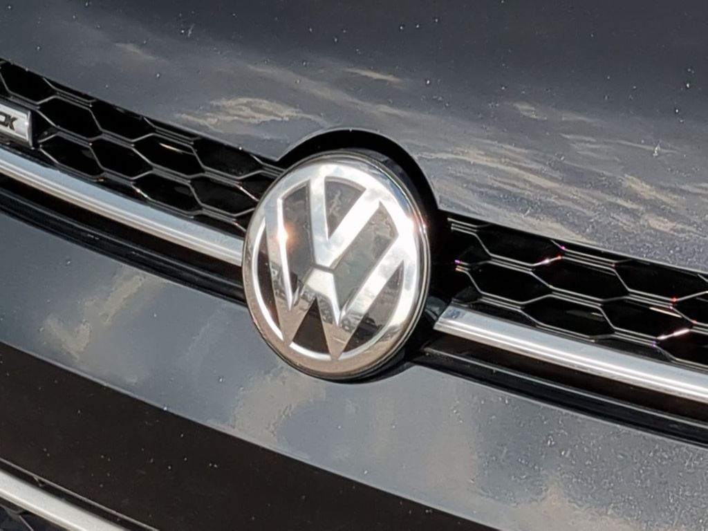 Thumbnail: 2019 Volkswagen Golf - 7