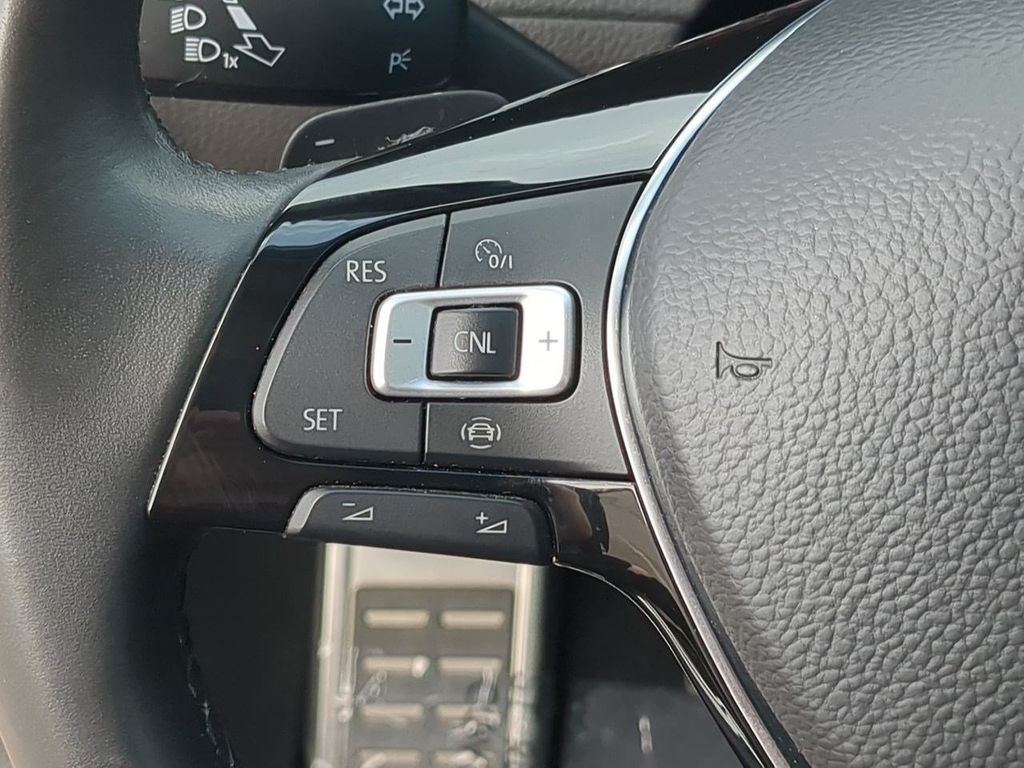 Thumbnail: 2019 Volkswagen Golf - 27