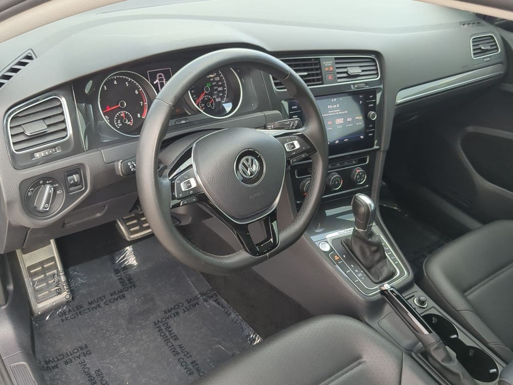 Thumbnail: 2019 Volkswagen Golf - 2