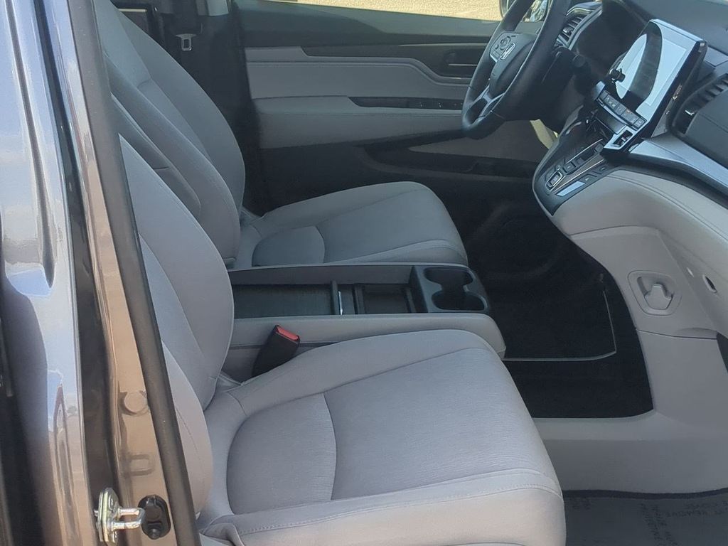 Thumbnail: 2019 Honda Odyssey - 25