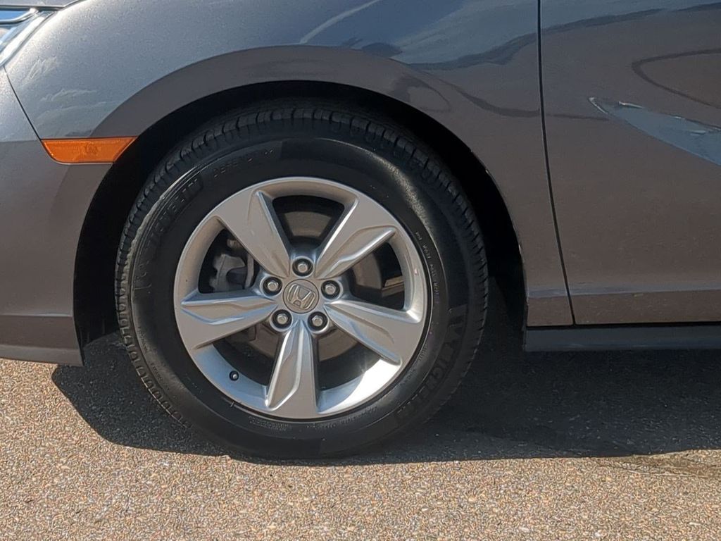 Thumbnail: 2019 Honda Odyssey - 8