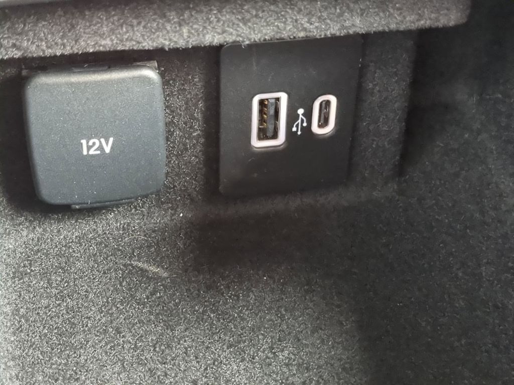 Thumbnail: 2022 Lincoln Corsair - 33