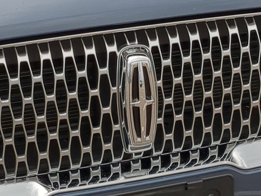 Thumbnail: 2022 Lincoln Corsair - 7