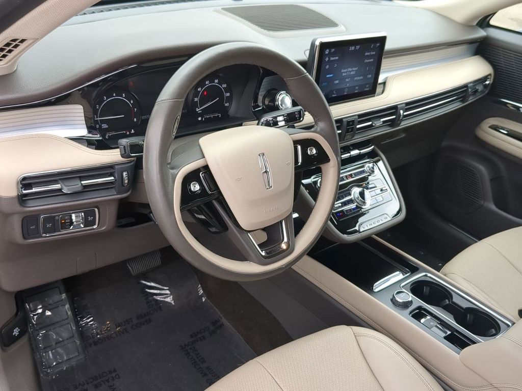 Thumbnail: 2022 Lincoln Corsair - 2