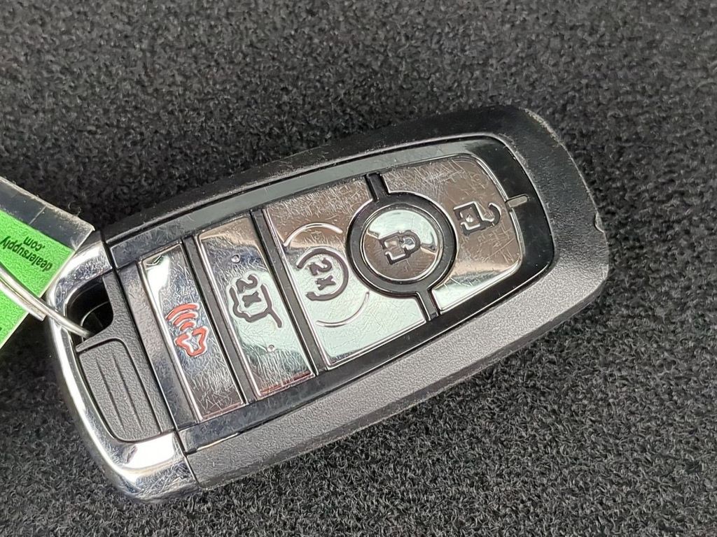 Thumbnail: 2022 Lincoln Corsair - 17