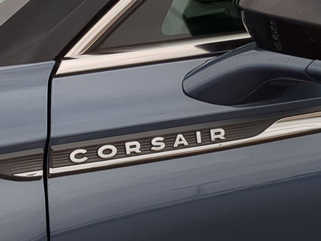 Thumbnail: 2022 Lincoln Corsair - 23