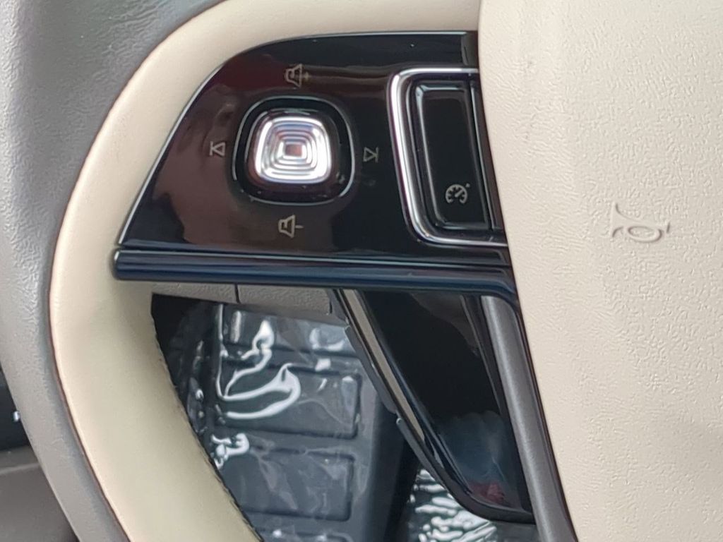 Thumbnail: 2022 Lincoln Corsair - 27