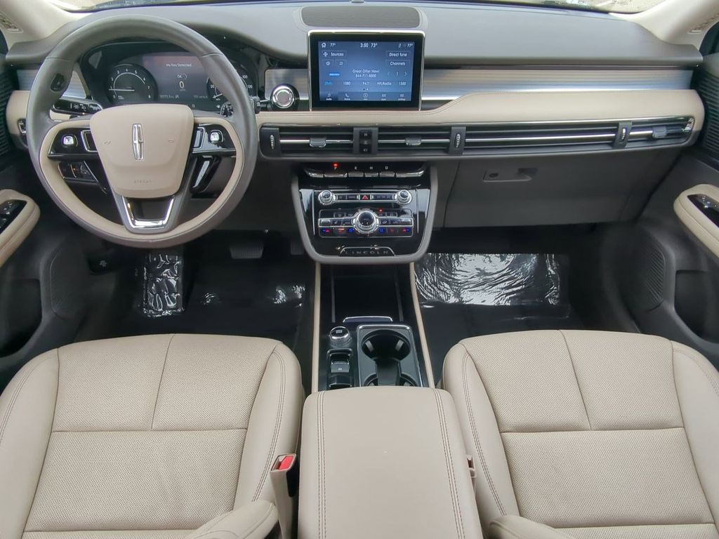 Thumbnail: 2022 Lincoln Corsair - 9