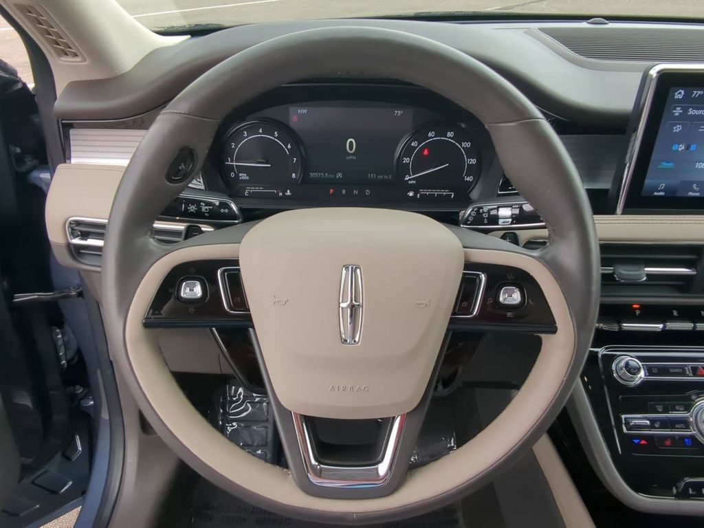 Thumbnail: 2022 Lincoln Corsair - 13