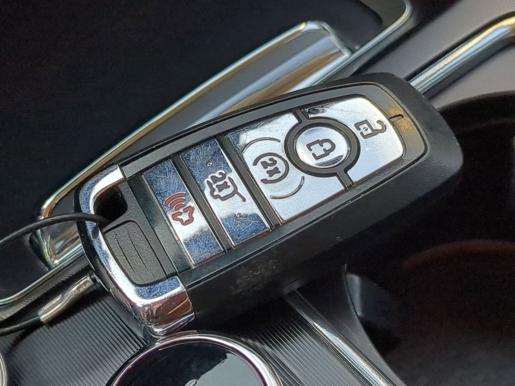 Thumbnail: 2024 Lincoln Corsair - 32