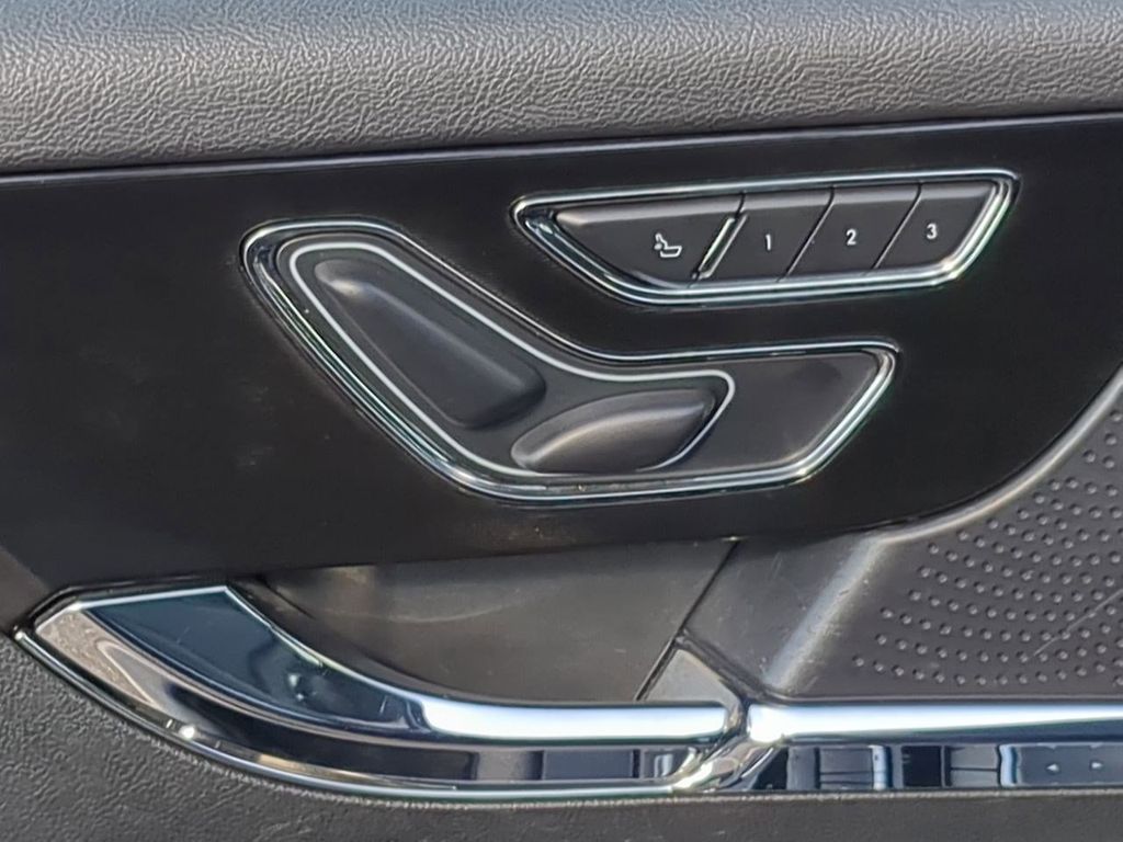 Thumbnail: 2024 Lincoln Corsair - 23