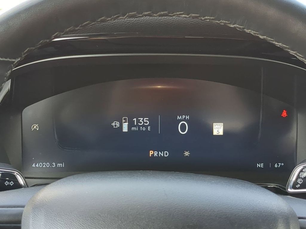 Thumbnail: 2024 Lincoln Corsair - 17