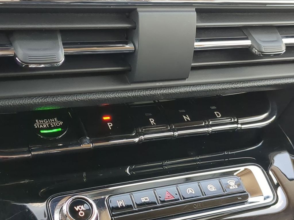 Thumbnail: 2024 Lincoln Corsair - 31